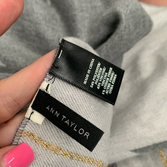 Ann Taylor star print ultra soft blanket scarf! - Picture 2 of 5